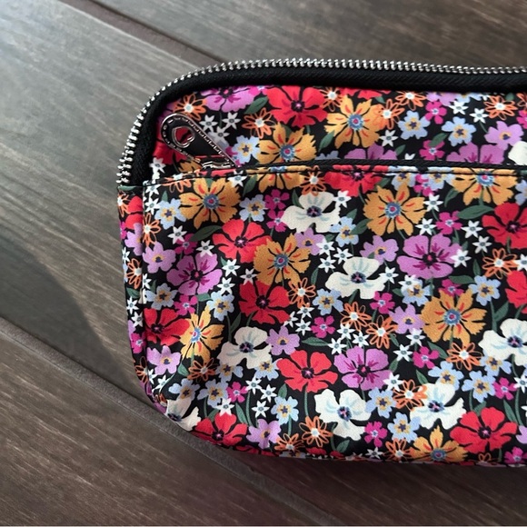 NWT Brighton Painted Poppies Floral Belt Bag Fanny Pack - Picture 3 of 8
